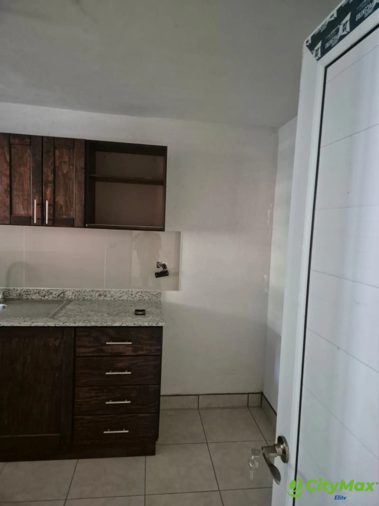 APARTAMENTO EN RENTA EN ZONA 7 - foto 4