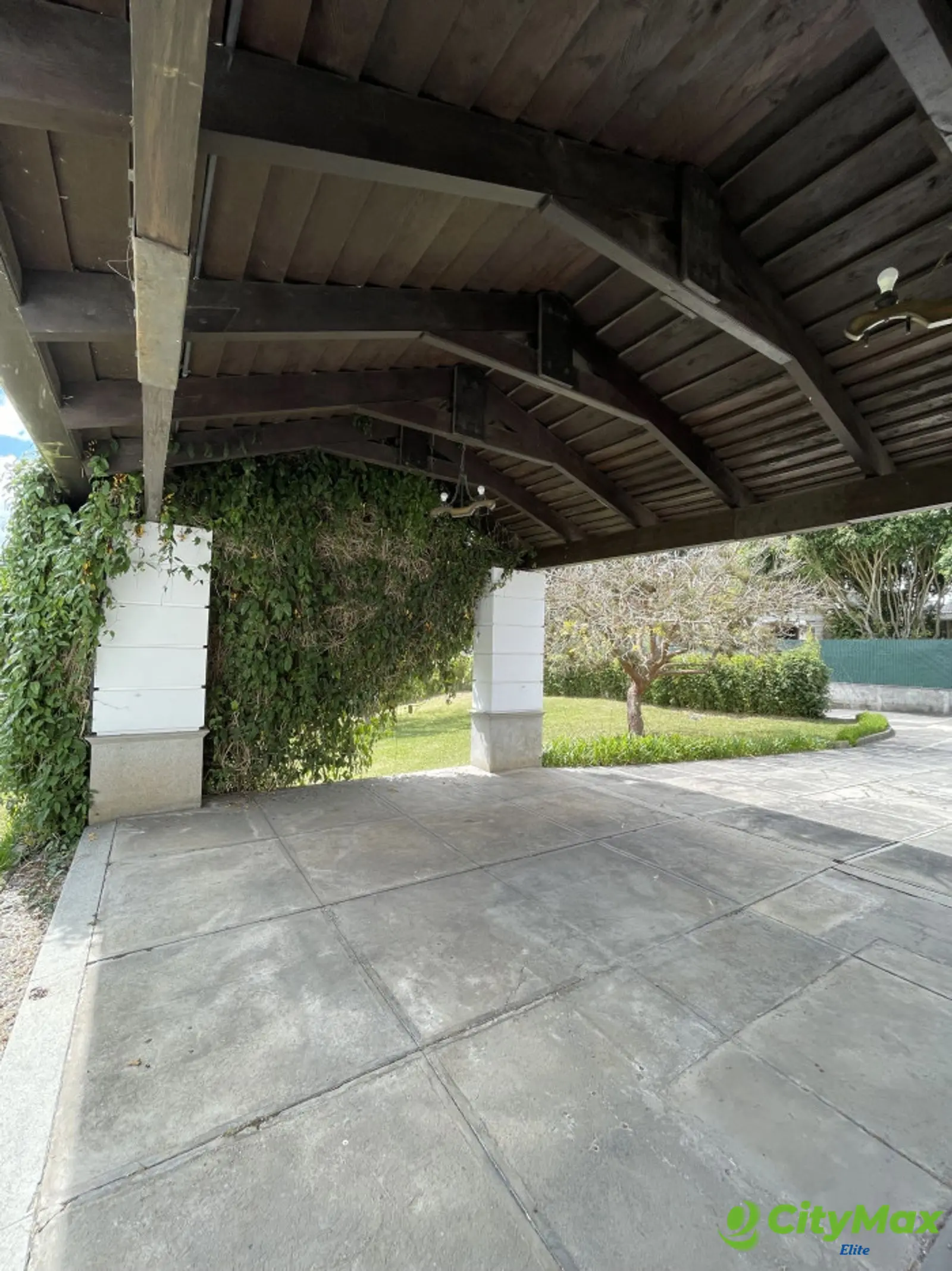 Casa de un nivel en Renta y Venta Km 18.5 CAES - car port