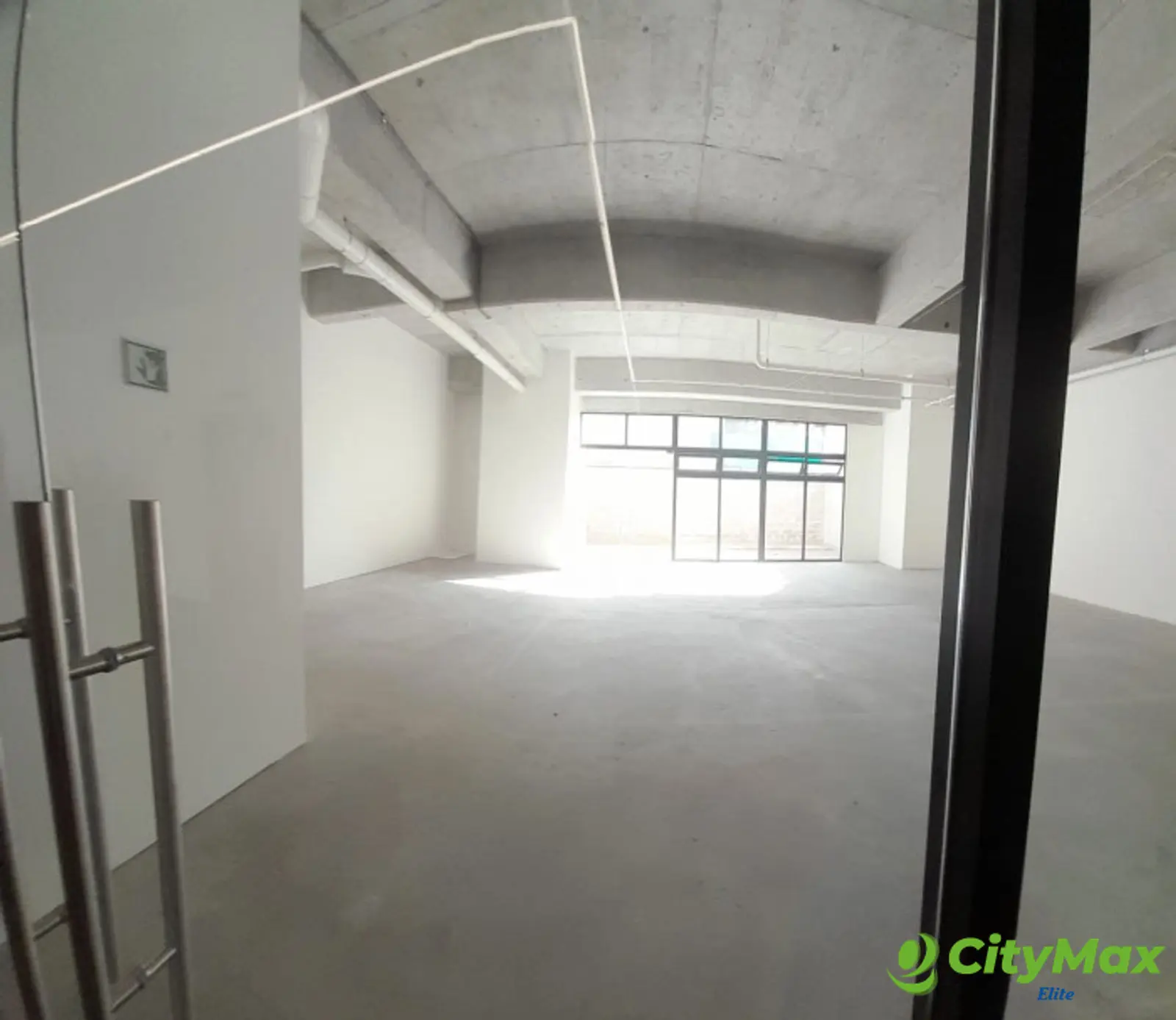 Local Comercial en Renta Zona 10 - Excelente Ubicación - foto 3