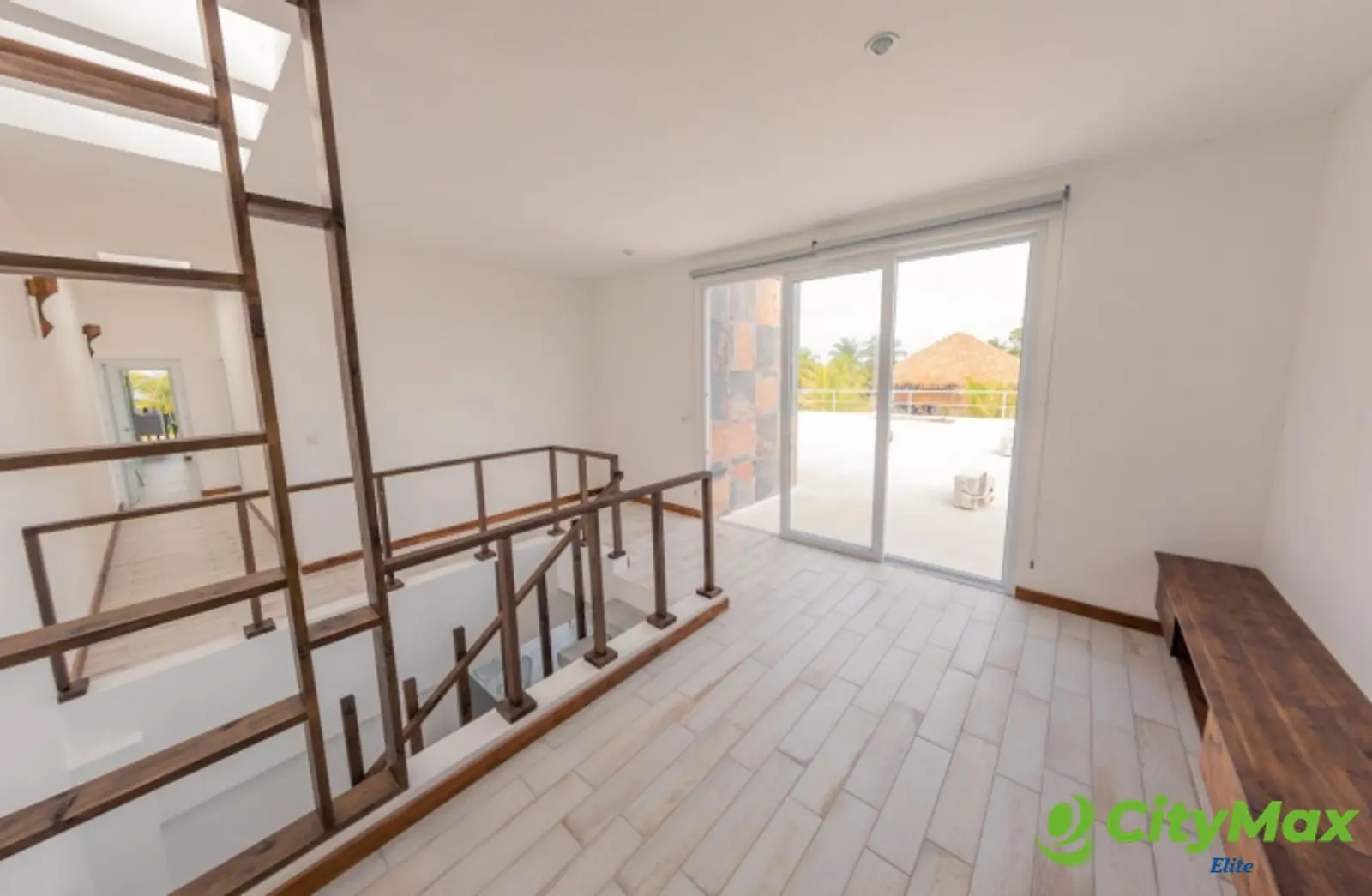 Venta Casa Vacacional a orillas de Playa Monterrico - foto 15