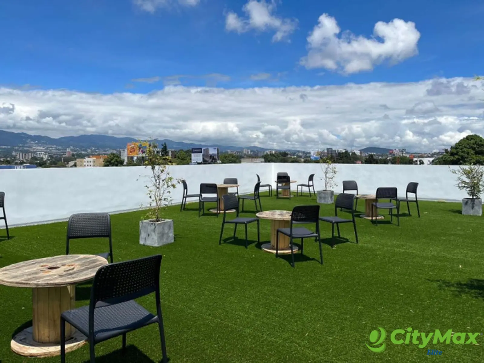 Venta de Apartamento en Torre Vertical, Zona 12 - foto 2