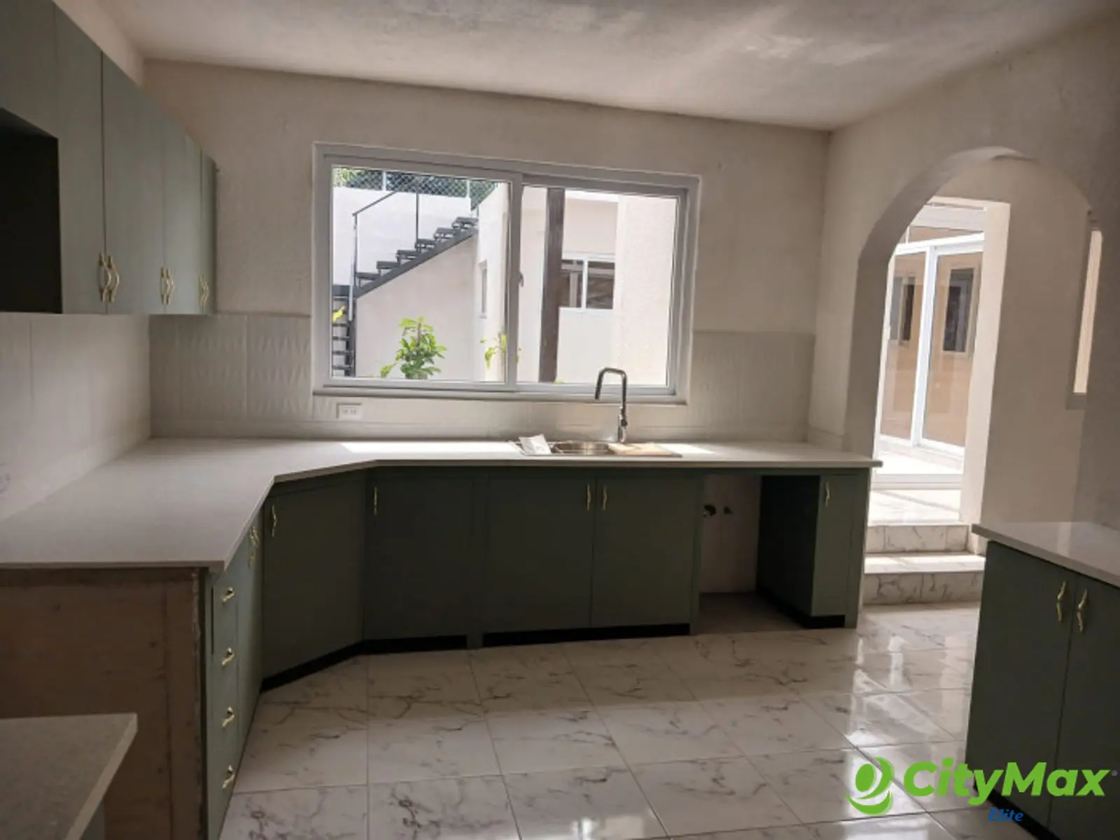 CASA REMODELADA EN VENTA EN ZONA 1 - foto 5