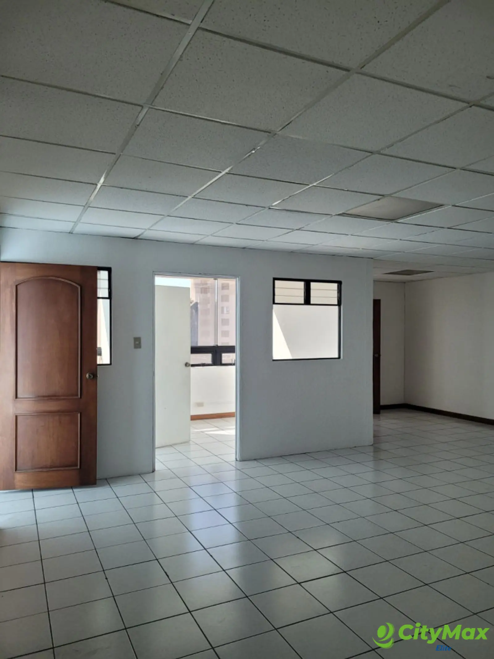 Renta de Oficina en zona Centrica de Guatemala  - foto 3