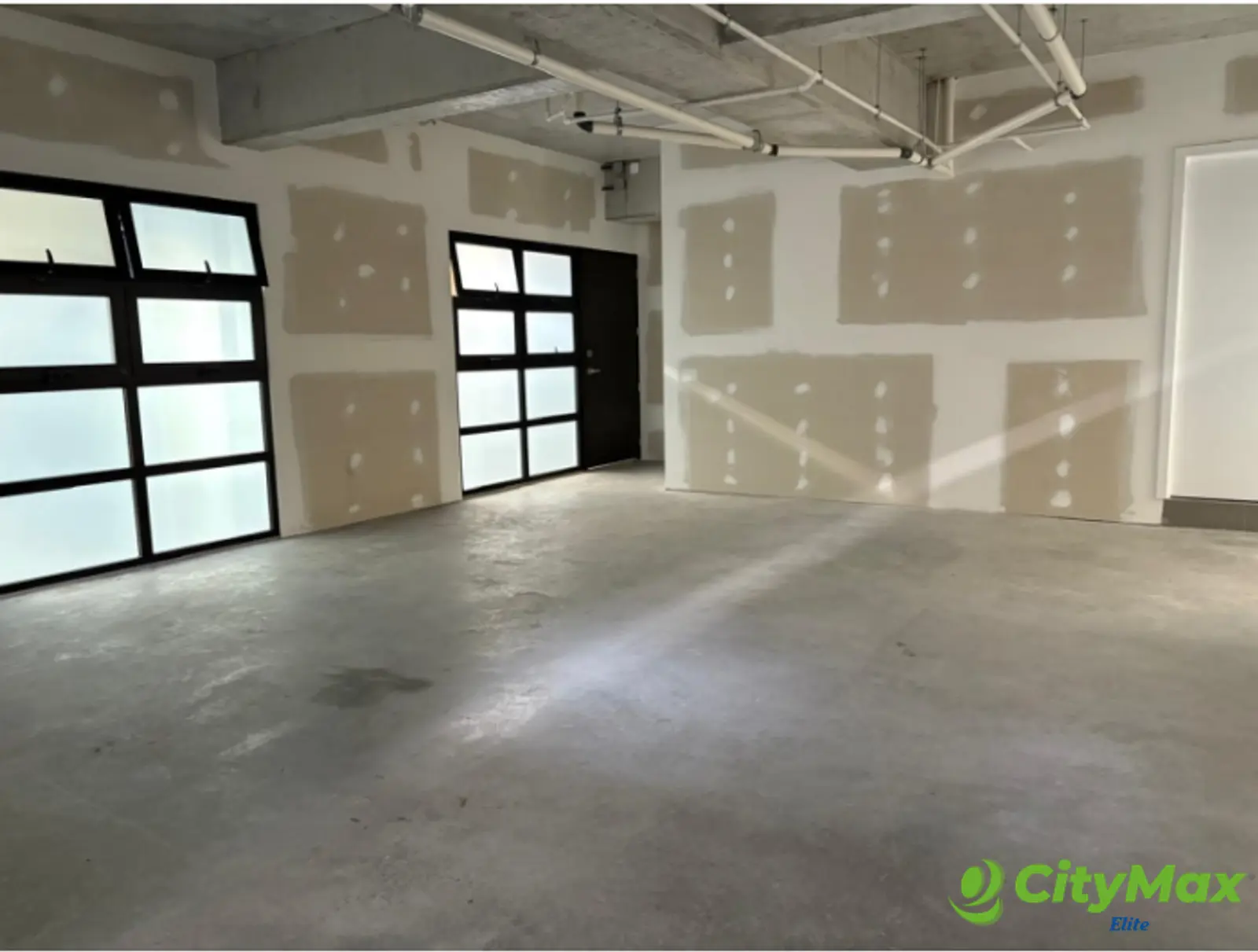 Oficina Comercial en Renta en zona 9 - foto 8